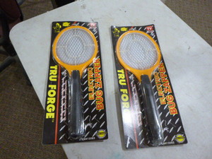 lot 290 image: 2 Tru-Force Electric Bug Zappers