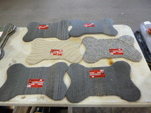 lot 301 image: 6 Pampered Pooch Food and Water bowl Mats