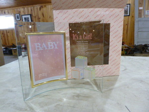 lot 335 image: Case of Simson Giftware Glass Picture Fames