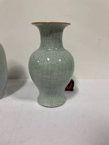 lot 33 image: Grp 2 Chinese Celadon Crackle Vases - Decorative