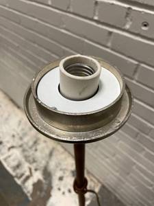 lot 42 image: Laurel Lamp Co. Lamp