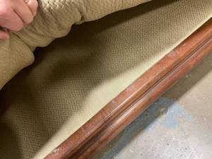 lot 38 image: Chinese Export Couch
