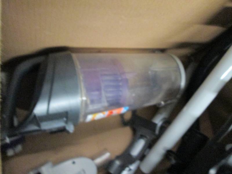 Dirt Devil Endura Max XL Pet, open ...