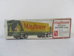 lot 10 image: AMT Mayflower Moving Van Semi Trailer