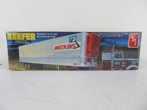 lot 13 image: AMT Watkins Reefer Semi Trailer