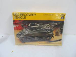 lot 79 image: Testors Military M32 Recovery Vehicle