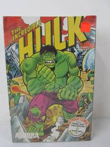 lot 102 image: Aurora Comic Series INCREDIBLE HULK Model Kit wComic Book