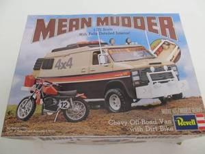 lot 139 image: Revell MEAN MUDDER Chevy Off-Road Van