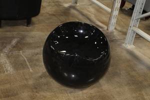 lot 188 image: Eurway Black Plastic Drop Stool
