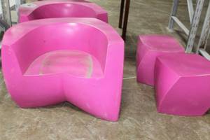 lot 552 image: Pink Plastic Lounge Set 3-piece  with Chair and Side Tables