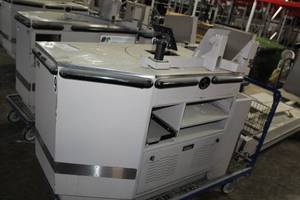 lot 16 image: Pan-Osten Commercial Checkout Stand, Scanner & Conveyor System