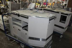 lot 15 image: Pan-Osten Commercial Checkout Stand, Scanner & Conveyor System