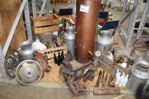 lot 584 image: Lot of Dcor