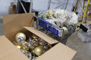 lot 591 image: Lot of GoldSilver Christmas Ball Strands
