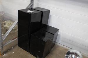 lot 638 image: Lot of (4) Black Plastic Stands