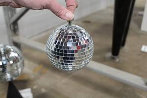 lot 639 image: Lot of (15) Mirror Balls, Hanging 4D