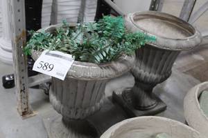 lot 589 image: Lot of (2) Planters