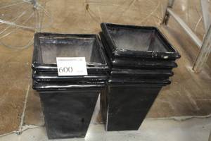 lot 600 image: Lot of (7) Plastic Planters