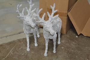 lot 611 image: Lot of (4) Silver Reindeer Figurine Yard Dcor 20H
