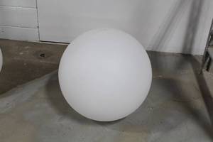 lot 615 image: Lot of (8) Light Balls 24D