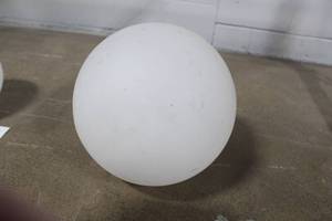 lot 625 image: Lot of (2) Light Balls 16D