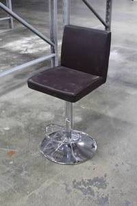 lot 713 image: Lot of (2) Brown Bar Stools, Adjustable Height