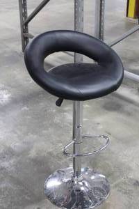 lot 815 image: Lot of (2) Black Bar Stools, Adjustable Height