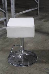 lot 816 image: Lot of (2) White Bar Stools, Adjustable Height