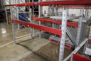 lot 942 image: Pallet Racking  with (2) Uprights 40x60, (2) Beams 90, (2) Grates