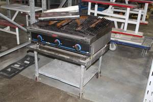 lot 40 image: Star Max 3-Burner Grill