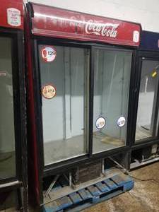lot 970 image: Beverage-Air All Purpose Cold NSF Commercial Refrigerator MT45