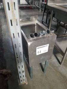 lot 44 image: Regency NSF Stainless Steel Commercial Sink 600UHS1812