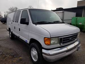 lot 1A image: 2004 Ford 2 Door Delivery Van