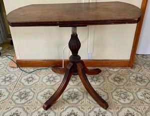 lot 29 image: Vintage  Accent Table
