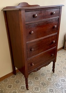 lot 31 image: Petite Dresser on Casters
