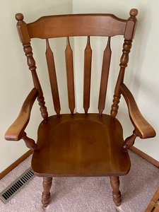 lot 39 image: Charming Vintage Chair