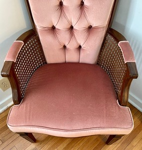 lot 51 image: Vintage Upholstered Arm Decorative Chair