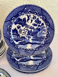 lot 63 image: Blue Willow Dishware