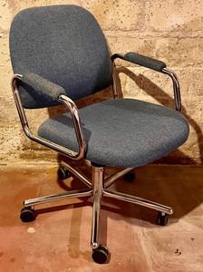 lot 121 image: Office Chair