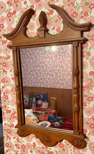 lot 89 image: Vintage Mirror