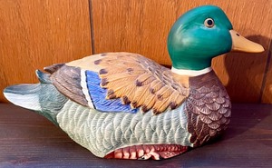 lot 84 image: Ceramic Mallard Figurine