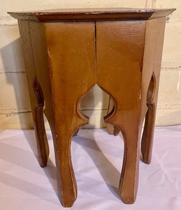 lot 93 image: Vintage Accent Table