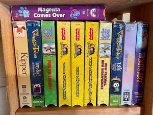 lot 94 image: Crate of Kids VHS Movies
