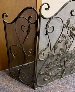 lot 102 image: Fabulous Fireplace Screen