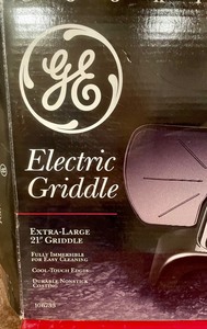lot 136 image: General Electric Extra Large Griddle