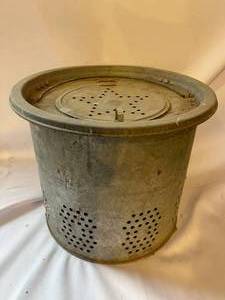 lot 235 image: Vintage Tackle Box and Minnow Bucket
