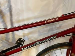 lot 283 image: Womens Diamondback Parkway 21 Speed Bike