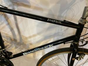 lot 284 image: Mens Diamondback Parkway 21 Speed Bike