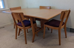 lot 2 image: Vintage Haywood Wakefield Dining Set