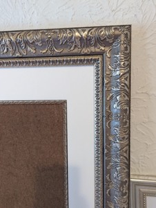 lot 179 image: Pretty Frames